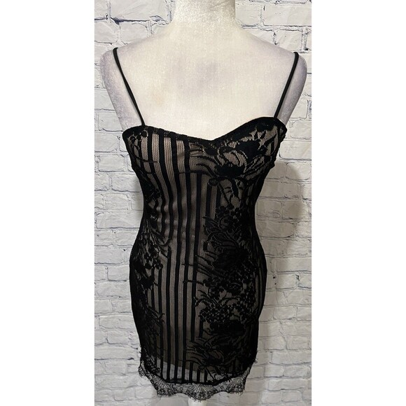 Windsor black and cream lace spaghetti strap mini dress size medium - Picture 1 of 7